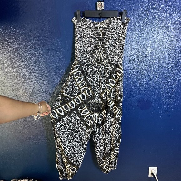 Free People Boho Smocked Strapless Jumpsuit Cropped Balloon LegS Aztec M Casual - Picture 6 of 11